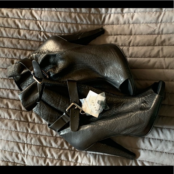 Zara Open Toe Buckled Heeled Leather Short Boot - Picture 2 of 4